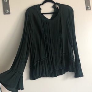 Chloe Oliver green blouse w crochet bell sleeves
